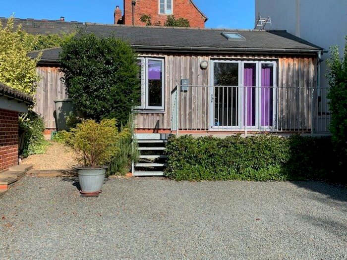 Studio To Rent In Barton Road, Hereford, HR4