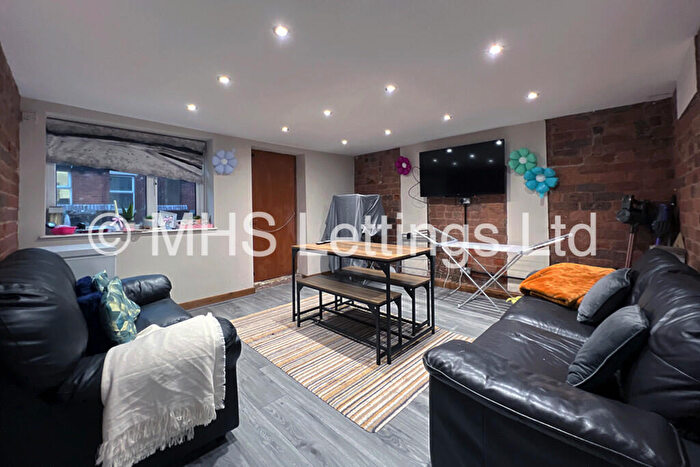 6 Bedroom Terraced House To Rent In Granby Grove, Leeds, LS6