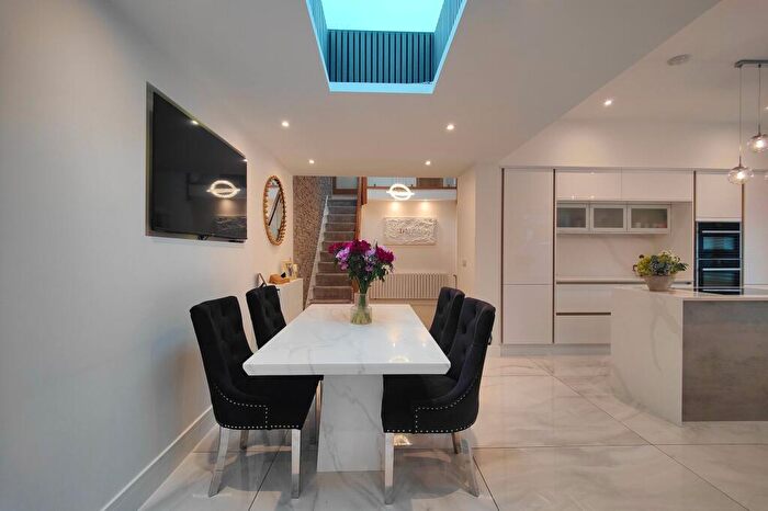 3 Bedroom Semi-Detached House For Sale In Brookhouse Road, Brookhouse, LA2