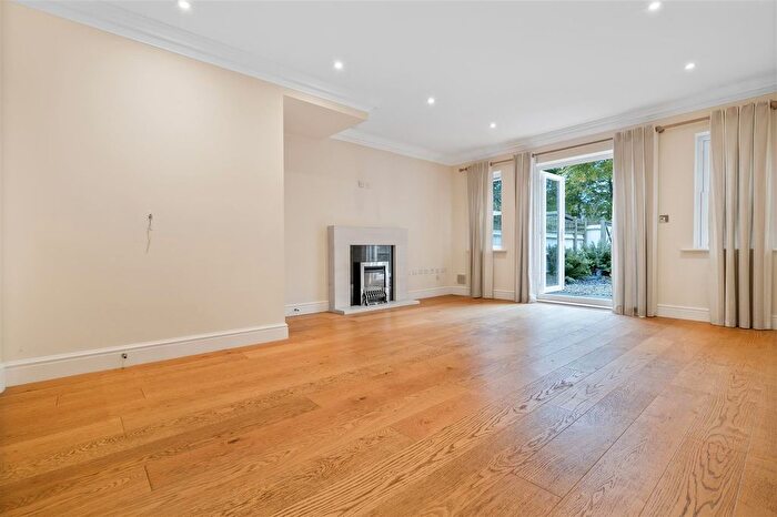 3 Bedroom Terraced House For Sale In Bowden Road, Sunninghill, SL5