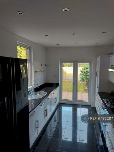 3 Bedroom Terraced House To Rent In Sunnydene Road, Purley, CR8