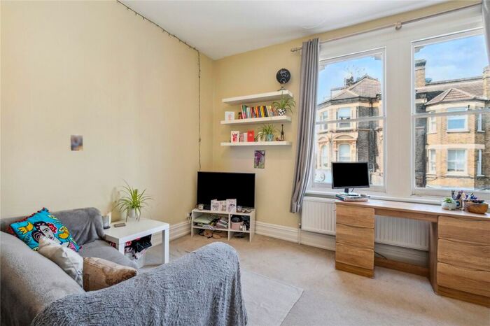 2 Bedroom Apartment To Rent In Broomwood Road, SW11