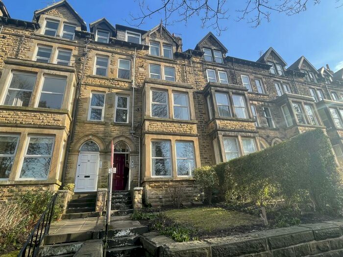 2 Bedroom Flat To Rent In Valley Drive, Harrogate, HG2