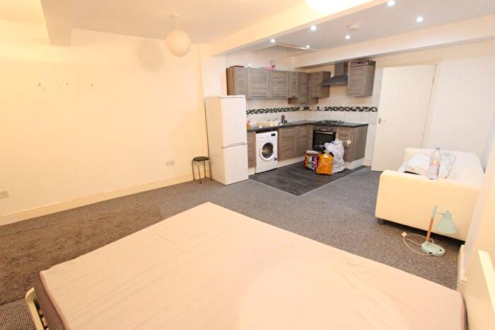 Studio To Rent In Byron Road, Wealdstone, HA3