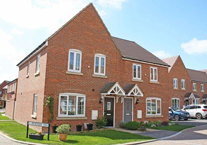 3 Bedroom Semi-Detached House To Rent In Potteries Lane, Chilton, OX11