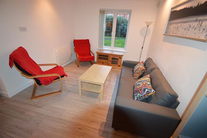 3 Bedroom Flat To Rent In Stretford Road, Manchester, M15