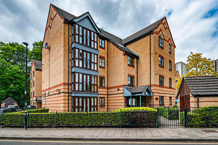 1 Bedroom Flat For Sale In Tidworth Road, Bow, London, E3