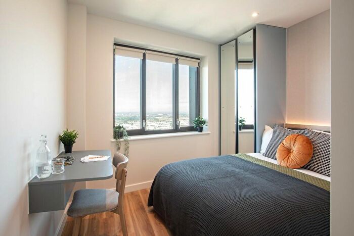 Studio To Rent In College Road, East Croydon, London, CR0