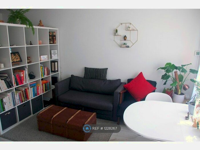 1 Bedroom Flat To Rent In Selhurst Road, London, SE25