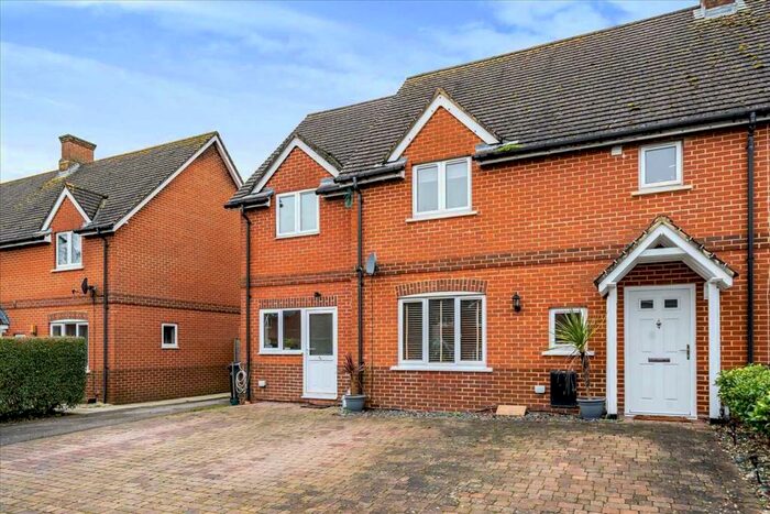 4 Bedroom Semi-Detached House For Sale In Johnson Way, Ludgershall, SP11