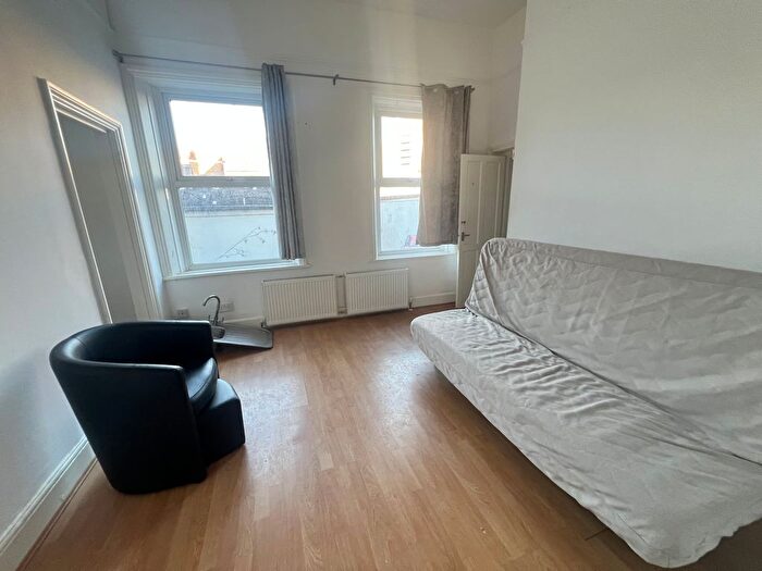 2 Bedroom Flat To Rent In Ribblesdale Road, London, N8