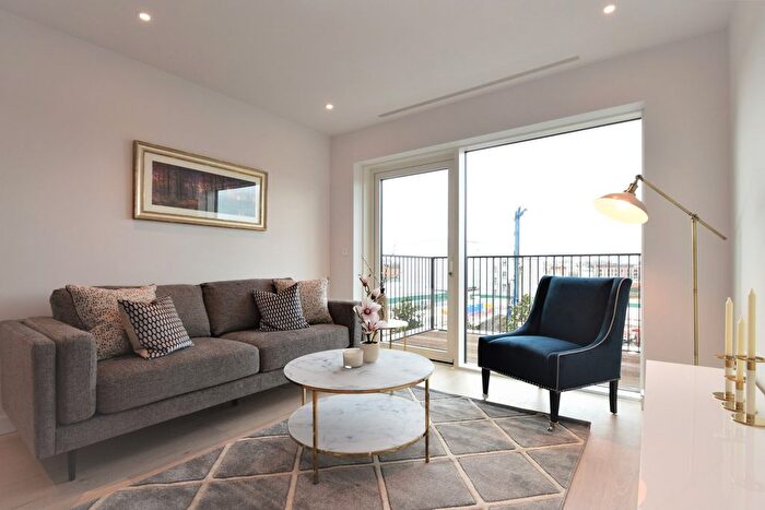 1 Bedroom Flat To Rent In Fairwater, London, SW6