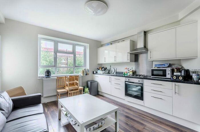 4 Bedroom Flat To Rent In White City Estate, White City, London, W12