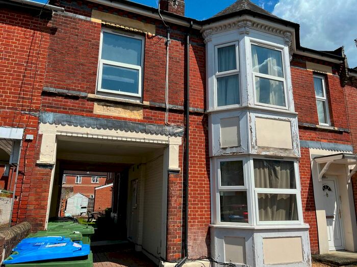 1 Bedroom Flat To Rent In Flat, Cambridge Road, Southampton, SO14