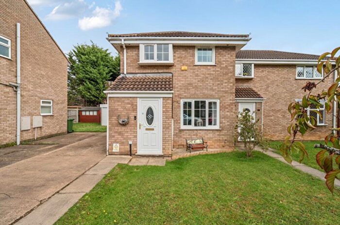 3 Bedroom Semi-Detached House For Sale In Orion Way, DN34
