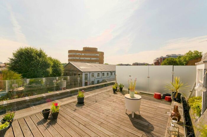 2 Bedroom Flat To Rent In Fulham High Street, Fulham, London, SW6