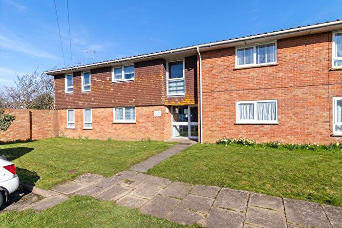 2 Bedroom Flat For Sale In Berghestede Road, Bognor Regis, PO22