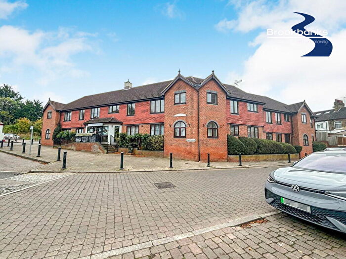 2 Bedroom Flat To Rent In East Hill, South Darenth, Dartford, DA4