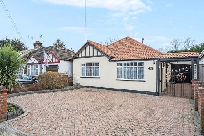 4 Bedroom Detached House For Sale In The Chase, Ickenham, Middlesex, UB10