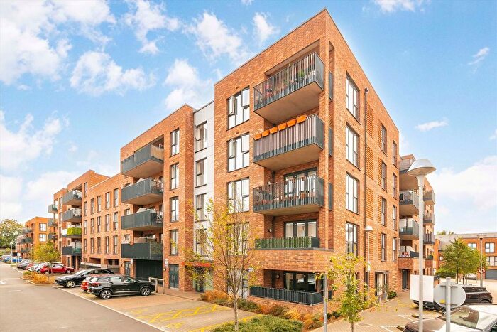 1 Bedroom Flat For Sale In Reynard Way, Brentford, TW8