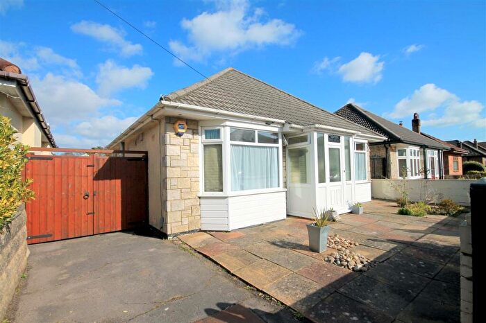 3 Bedroom Bungalow To Rent In Pine Avenue, Parkstone, BH12