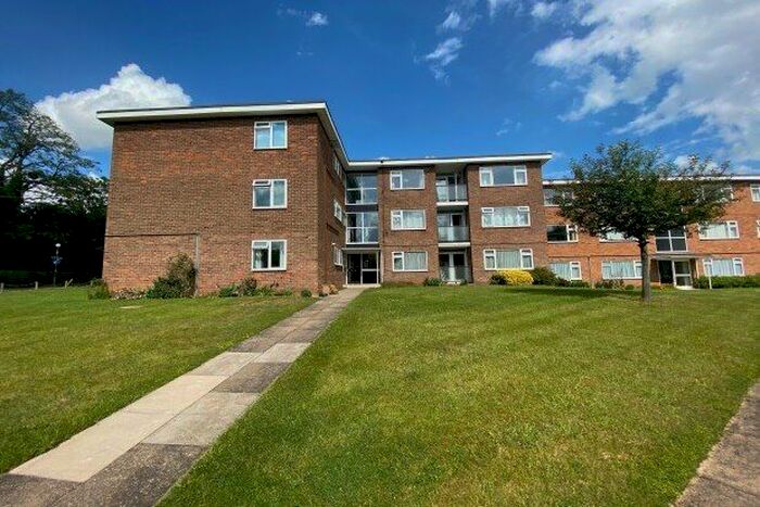 2 Bedroom Flat To Rent In Pine Court, Leamington Spa, CV32