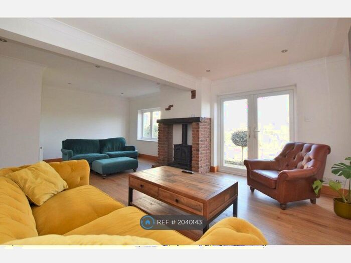 4 Bedroom Bungalow To Rent In Church Road, Ramsden Heath, Billericay, CM11