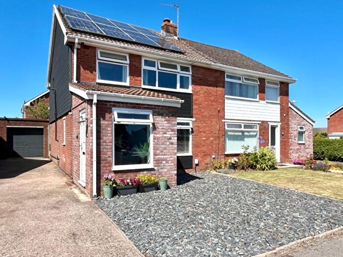 4 Bedroom Semi-Detached House For Sale In Dochdwy Road, Llandough, CF64