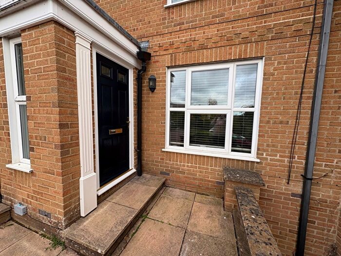 2 Bedroom Flat To Rent In Tithe Barn Crescent, Swindon, SN1