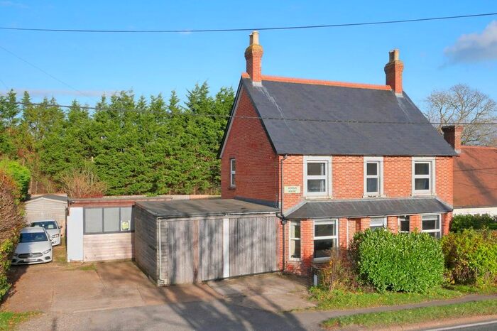 4 Bedroom Semi-Detached House For Sale In Lower Dicker, Hailsham, BN27