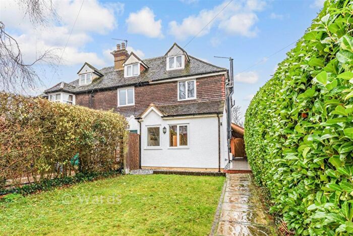 3 Bedroom End Of Terrace House For Sale In Eynsford Road, Farningham, Dartford, Kent, DA4