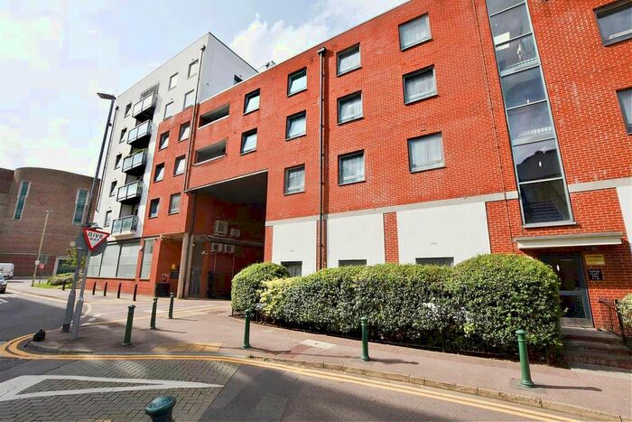 2 Bedroom Flat To Rent In Loates Lane, Watford, WD17