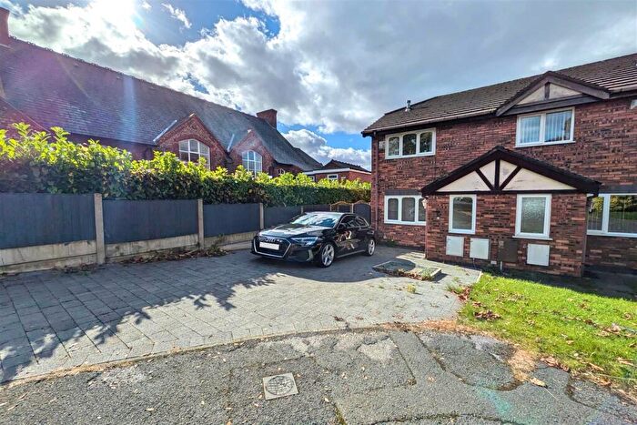 2 Bedroom End Of Terrace House For Sale In Hill Street, Romiley, SK6