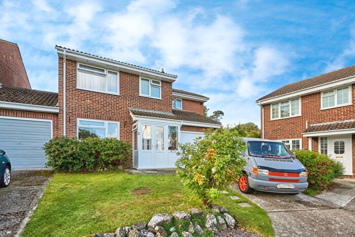 4 Bedroom Detached House For Sale In Benton Close, East Cowes, Isle Of Wight, PO32
