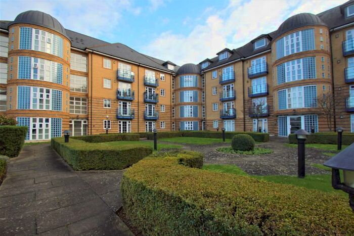 2 Bedroom Apartment To Rent In Newland Gardens, Hertford, SG13