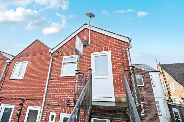 1 Bedroom Flat For Sale In Fair Oak Road, Fair Oak, SO50