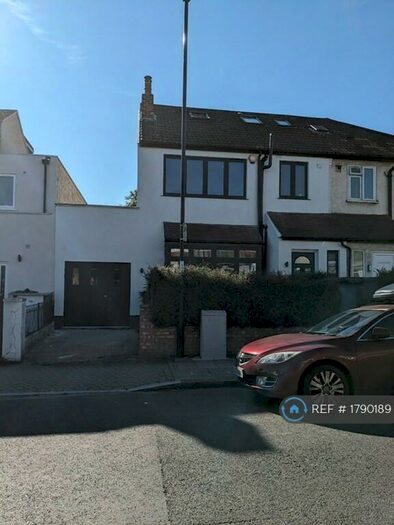 4 Bedroom Semi-Detached House To Rent In Chudleigh Road, London, SE4