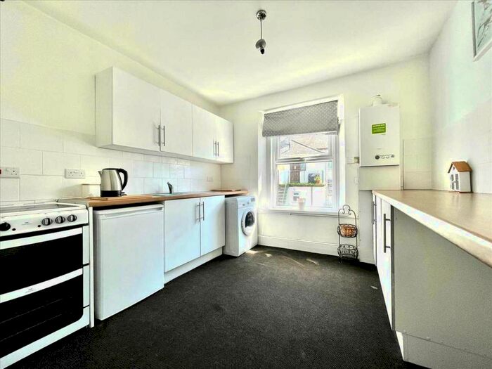 2 Bedroom Apartment To Rent In Grenville Road, Plymouth, Plymouth, PL4