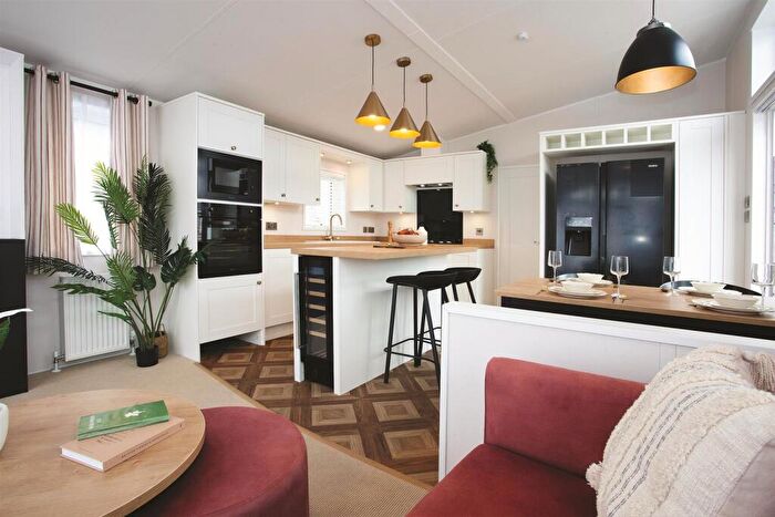 2 Bedroom Property For Sale In Chivenor, Braunton, Barnstaple, EX31