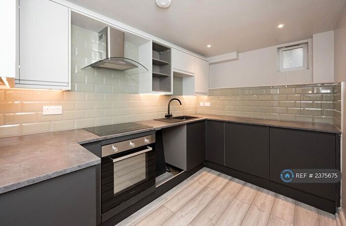 2 Bedroom Flat To Rent In Hyde Park Road, Harrogate, HG1