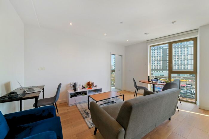 1 Bedroom Flat To Rent In East Apartments, Tottenham Hale, London, N17