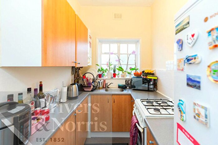 1 Bedroom Apartment To Rent In Alexandra Grove, North Finchley, London, N19