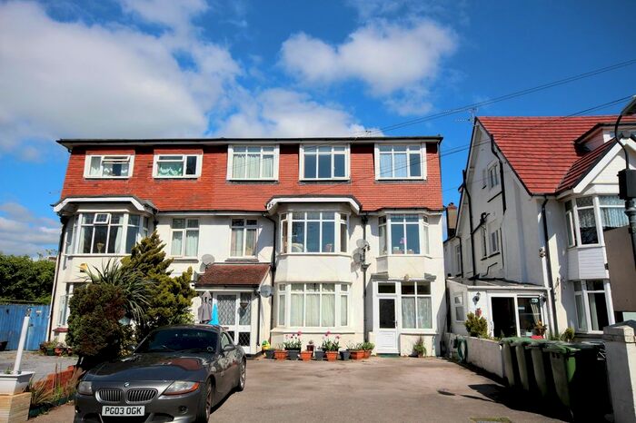 Studio To Rent In Garlin Apts, Paignton, Devon TQ3