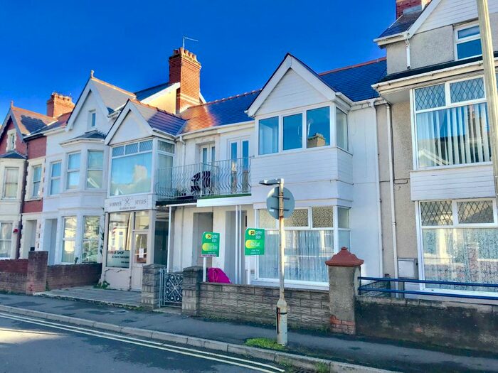 3 Bedroom Maisonette To Rent In Suffolk Place, Porthcawl, CF36