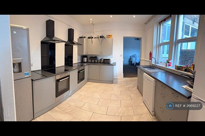 8 Bedroom Terraced House To Rent In Fern Avenue, Jesmond, Newcastle Upon Tyne, NE2