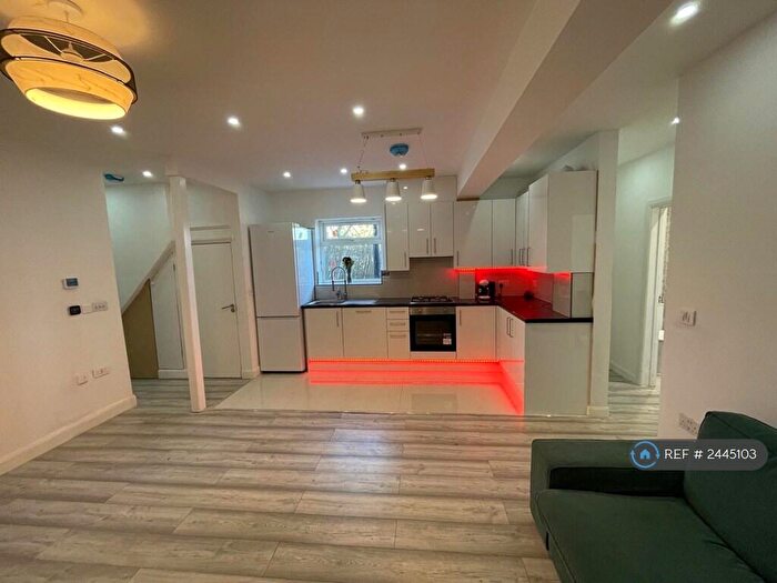 2 Bedroom Flat To Rent In St. Michaels Avenue, Wembley, HA9