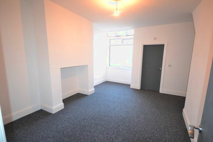 1 Bedroom Flat To Rent In Corporation Street, St. Helens WA10