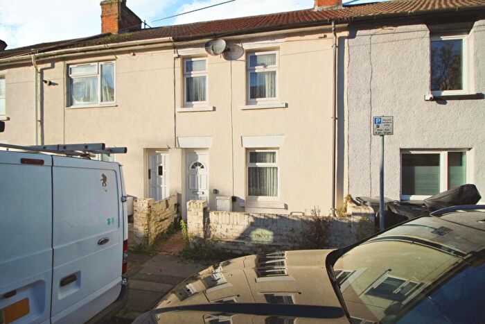 3 Bedroom Terraced House To Rent In Radnor Street, Swindon, SN1
