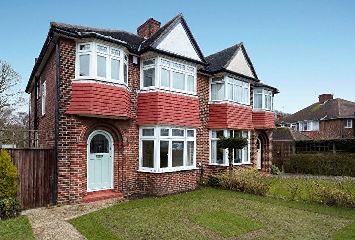 4 Bedroom Semi-Detached House To Rent In Ashridge Crescent, Shooters Hill, SE18