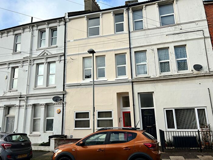 2 Bedroom Maisonette To Rent In Manor Road, Hastings, TN34